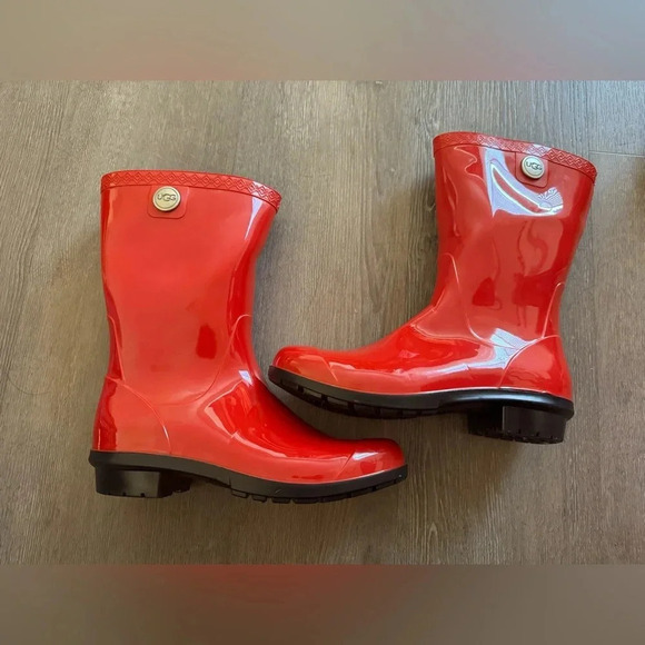 UGG Sienna Mid Rainboot - Picture 5 of 11